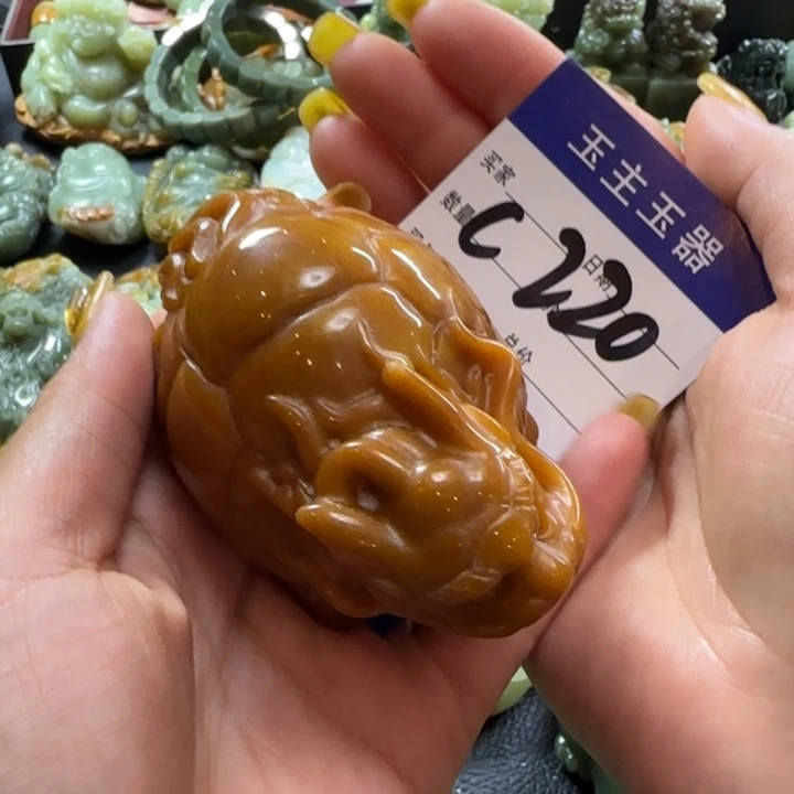 透闪石质玉未镶嵌把件