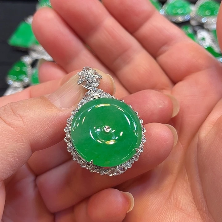 翡翠18K金镶嵌吊坠(不含链)天然缅甸翡翠A货