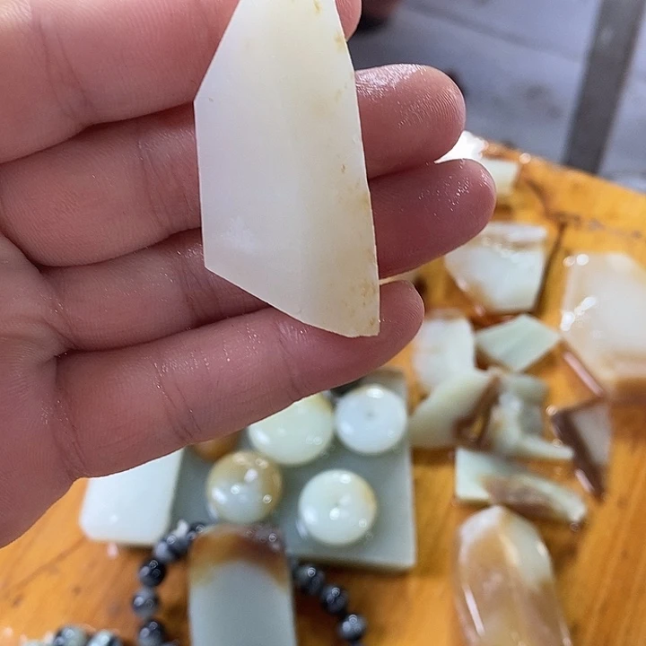 和田玉（糖玉）未镶嵌珠宝半成品