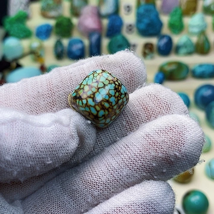 绿松石配饰未镶嵌