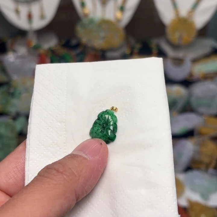 翡翠颈饰未镶嵌x***✨吊坠