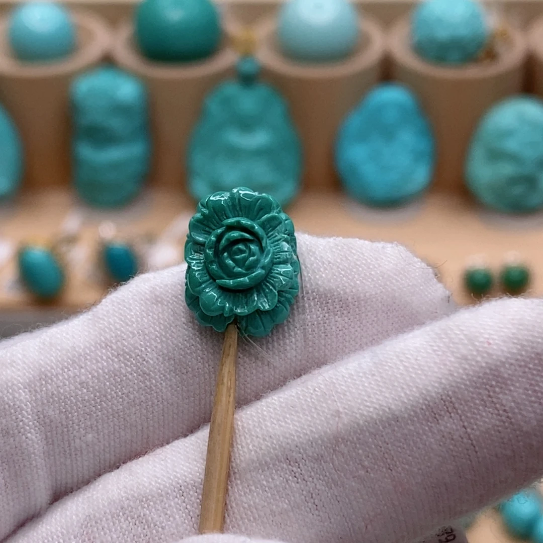 绿松石未镶嵌珠宝奇石