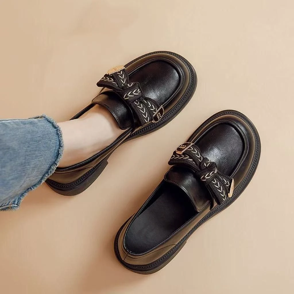 品牌断码软皮英伦风小皮鞋2025春秋新款厚底单鞋女乐福鞋时尚百搭