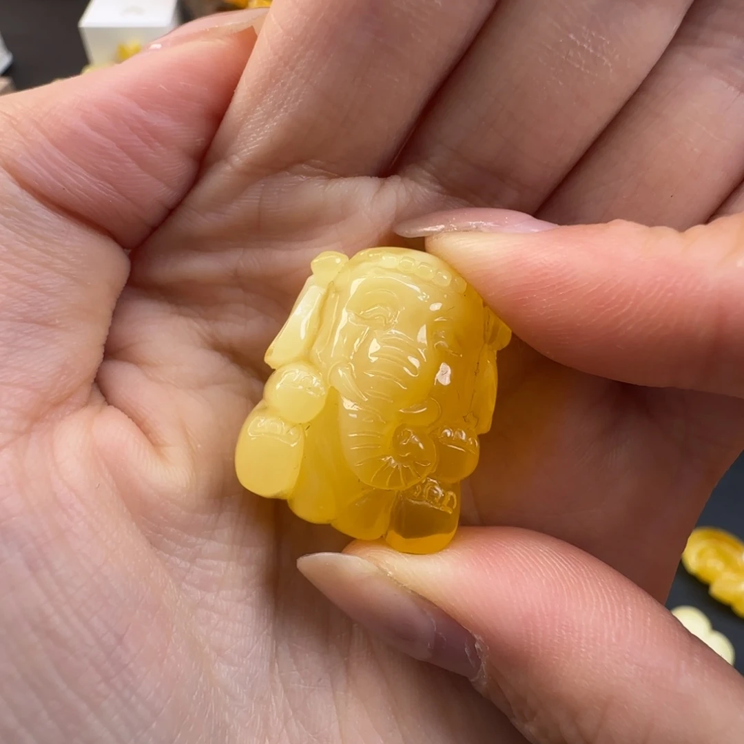 琥珀珠宝奇石未镶嵌