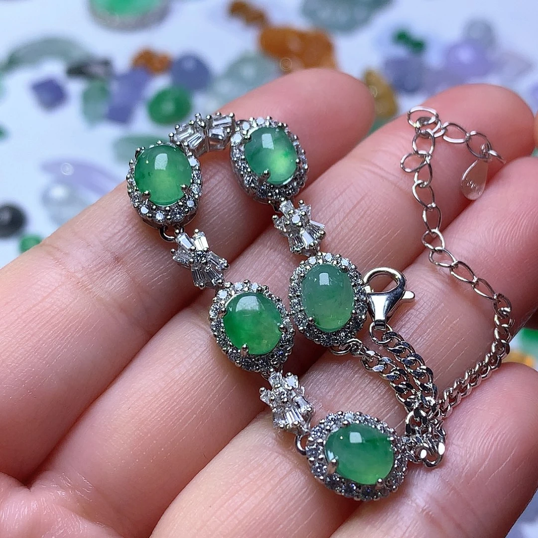 翡翠未镶嵌颈饰蛋