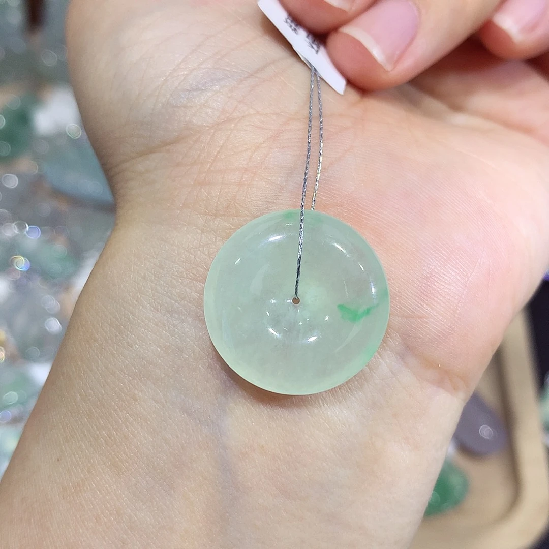 翡翠未镶嵌颈饰扣子