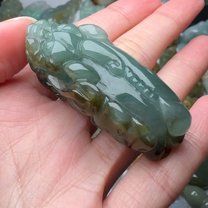 翡翠未镶嵌颈饰铜钱貔貅