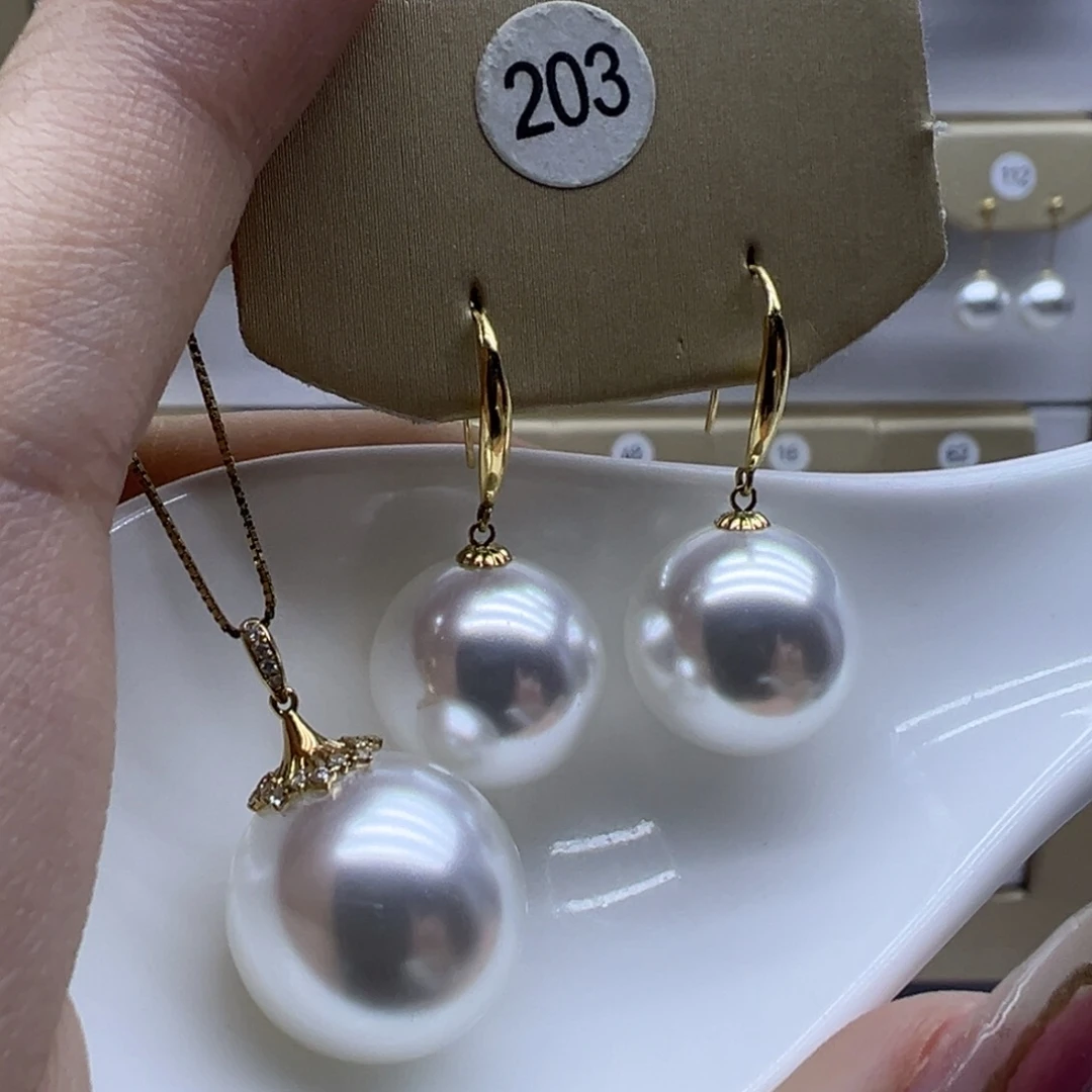 淡水珍珠18K金镶嵌吊坠(赠链)