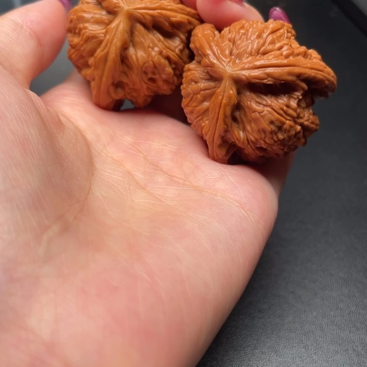 枫***寒吊坠文玩核桃白狮子