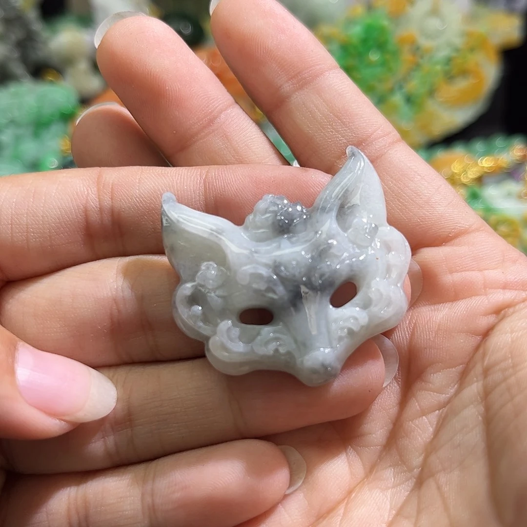 翡翠未镶嵌颈饰待编织