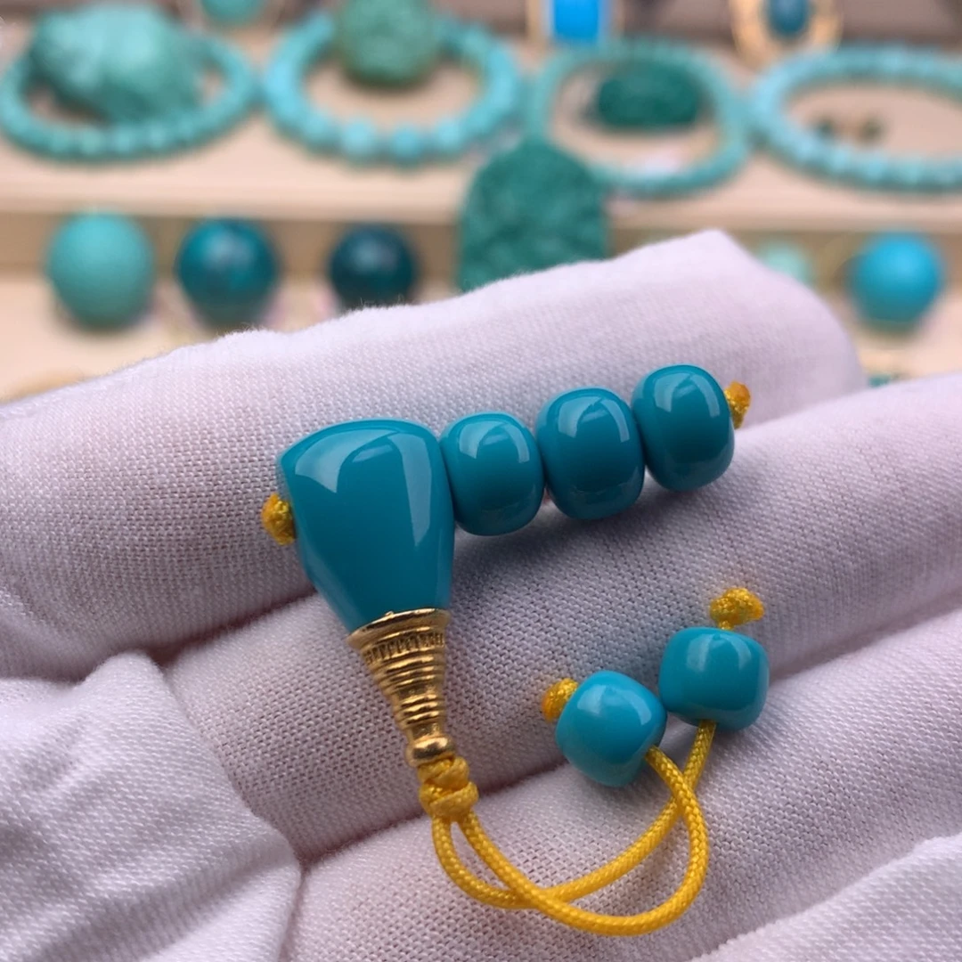 绿松石18K金镶嵌珠宝奇石