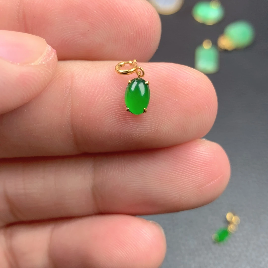 【闪购商品】颈饰18K金镶嵌翡翠翡翠