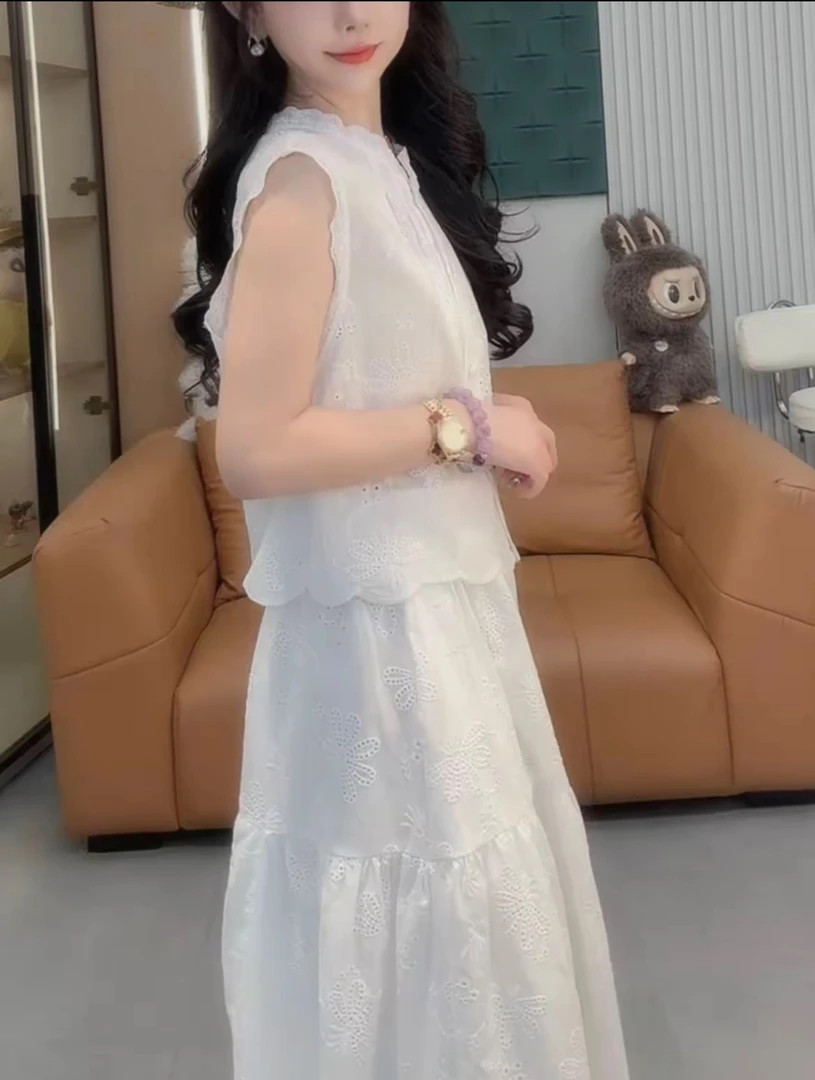 夏季新款重工刺绣镂空无袖小衫半身裙套装透气洋气减龄显瘦两件套