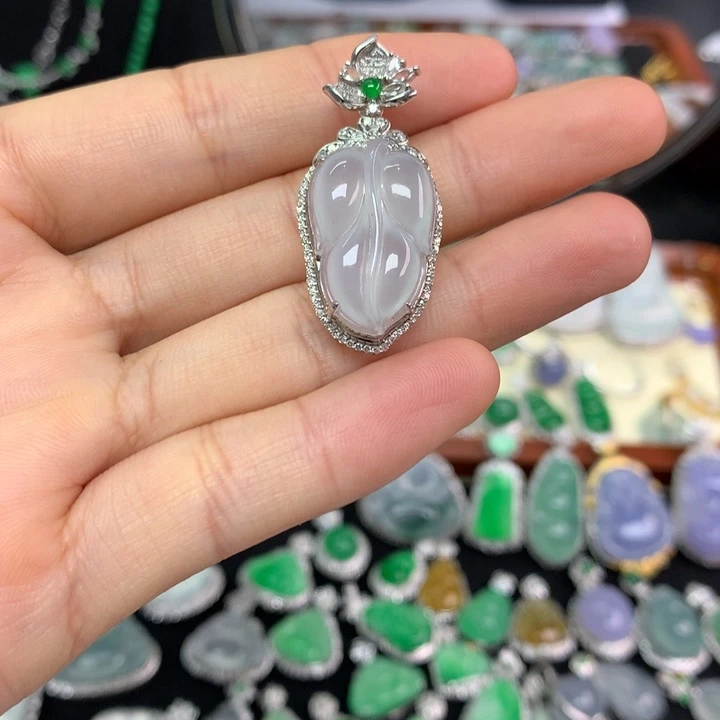 翡翠18K金镶嵌颈饰翡翠