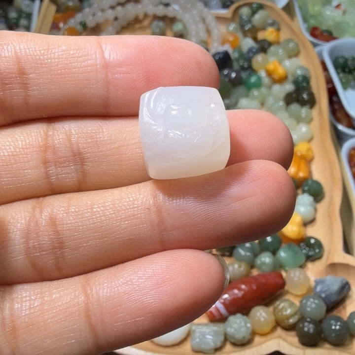 和田玉未镶嵌珠宝半成品