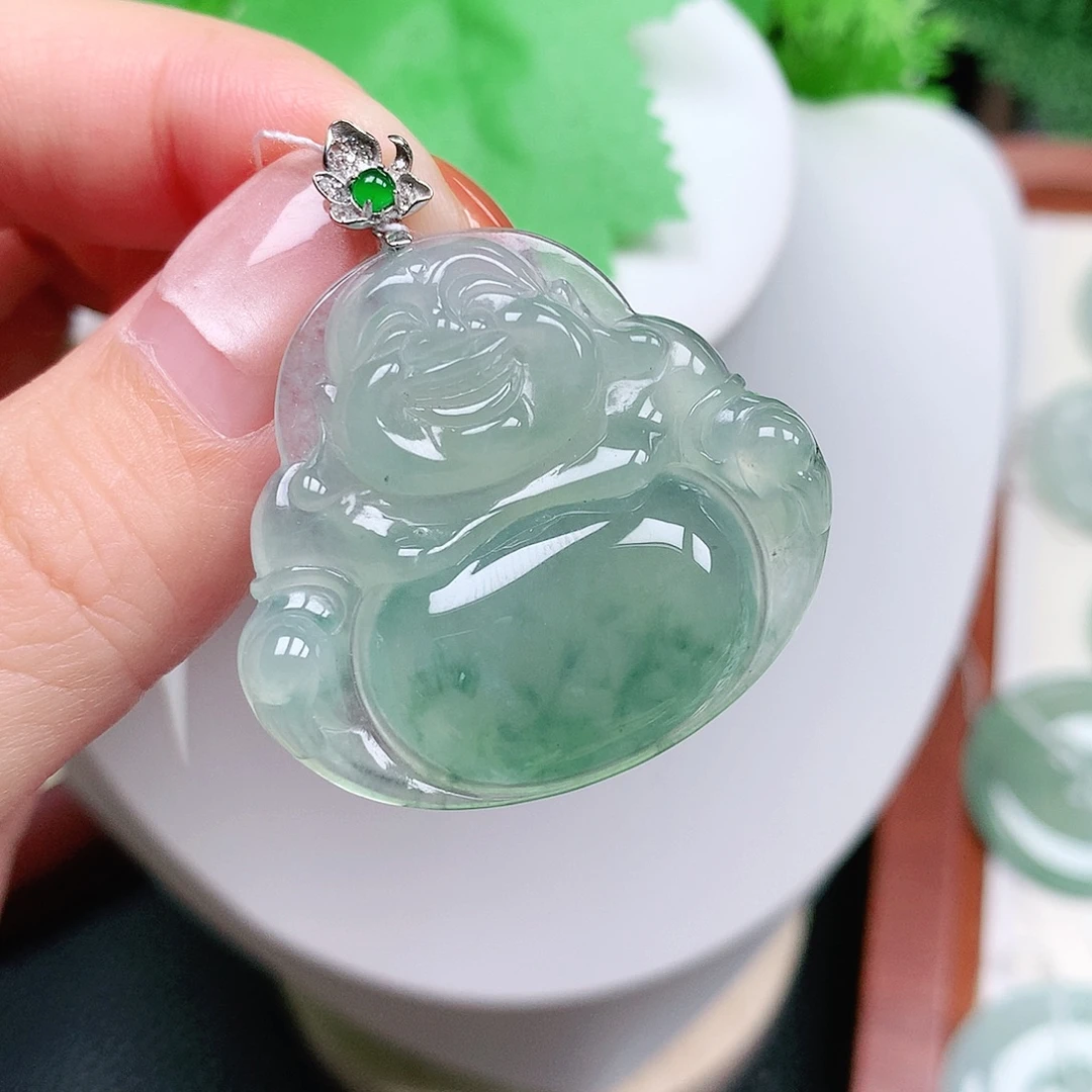 翡翠18K金镶嵌颈饰佛