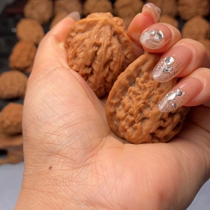 文玩核桃把件太*红莲