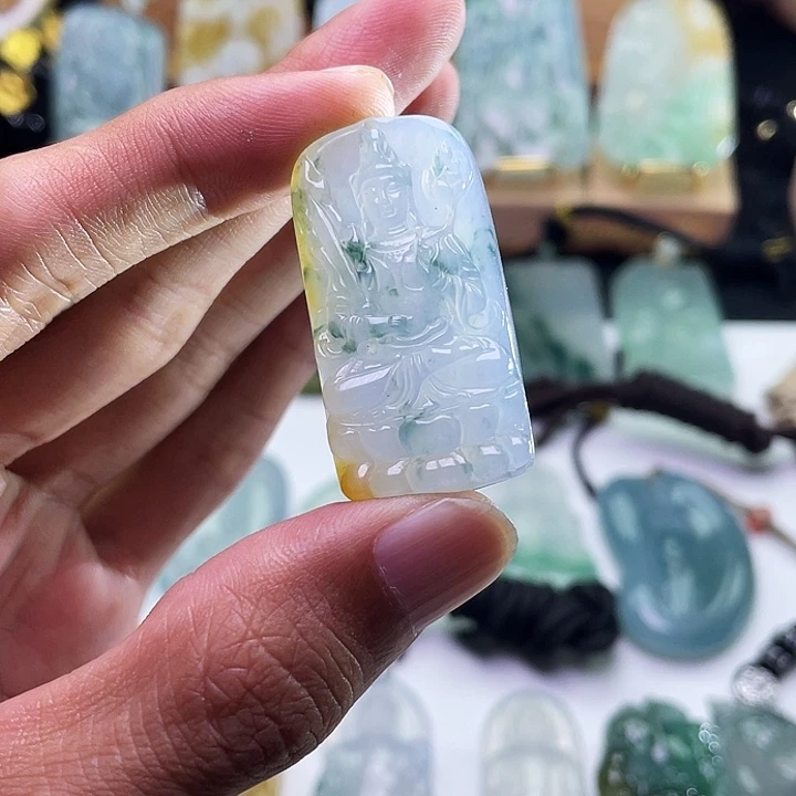 颈饰未镶嵌翡翠陈*翡翠虚空藏
