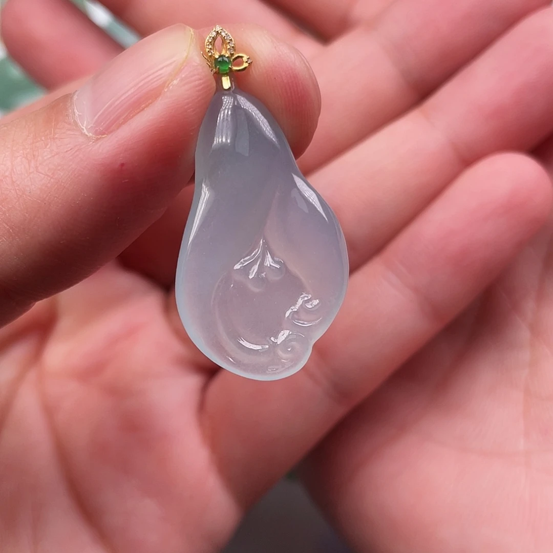 翡翠18K金镶嵌颈饰翡翠