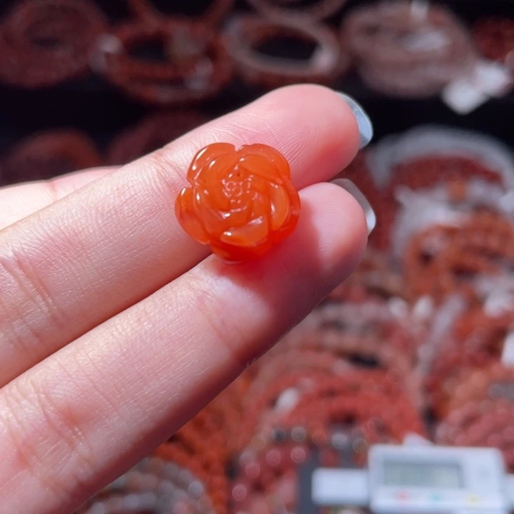 南红玛瑙未镶嵌玫瑰花2126