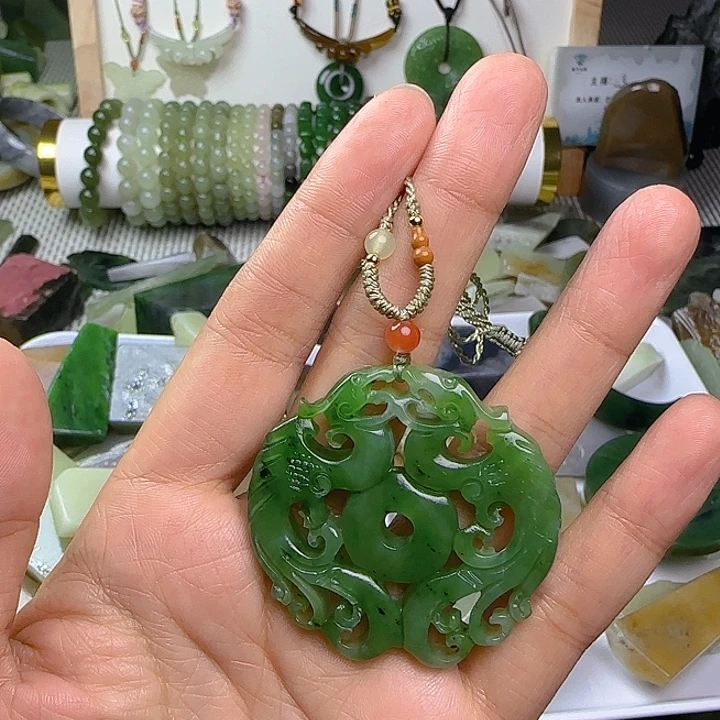 *****颈饰未镶嵌和田玉（碧玉）