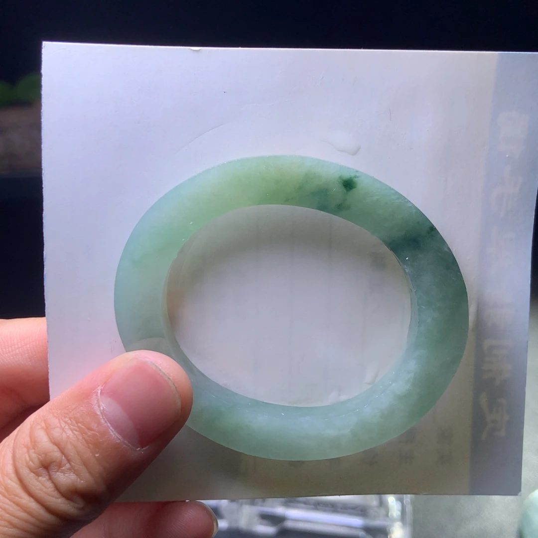 定制翡翠未镶嵌翡翠手镯