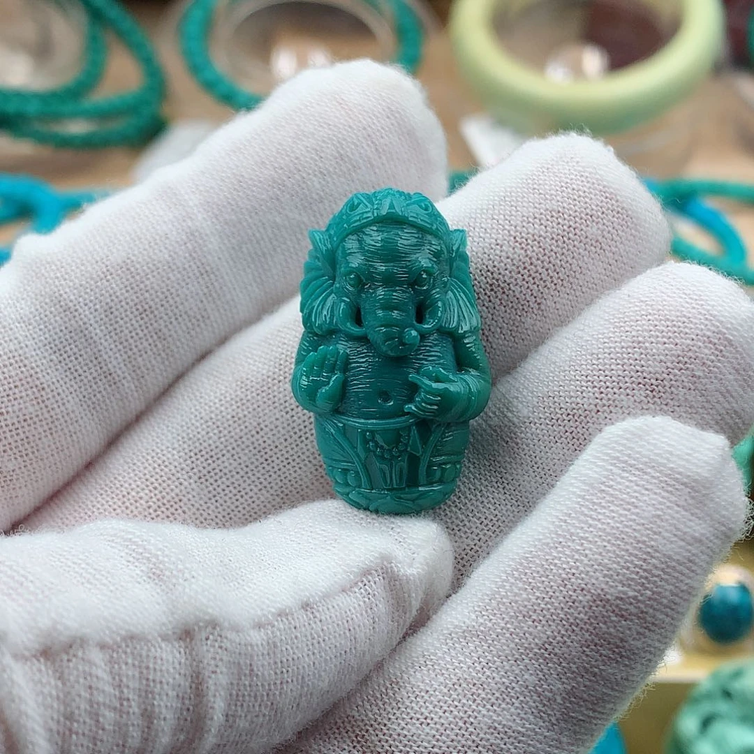 绿松石颈饰未镶嵌