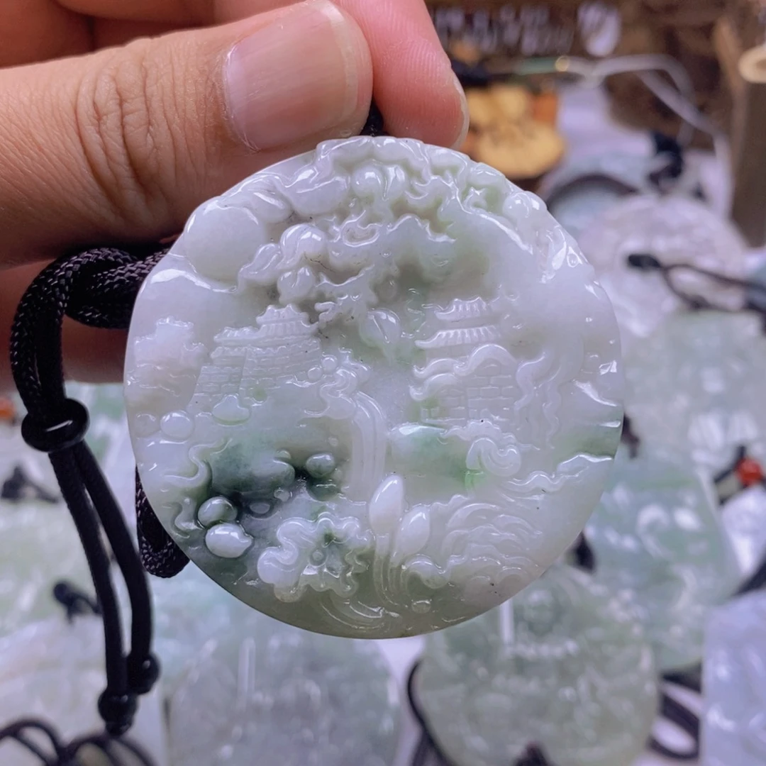 翡翠颈饰未镶嵌翡翠