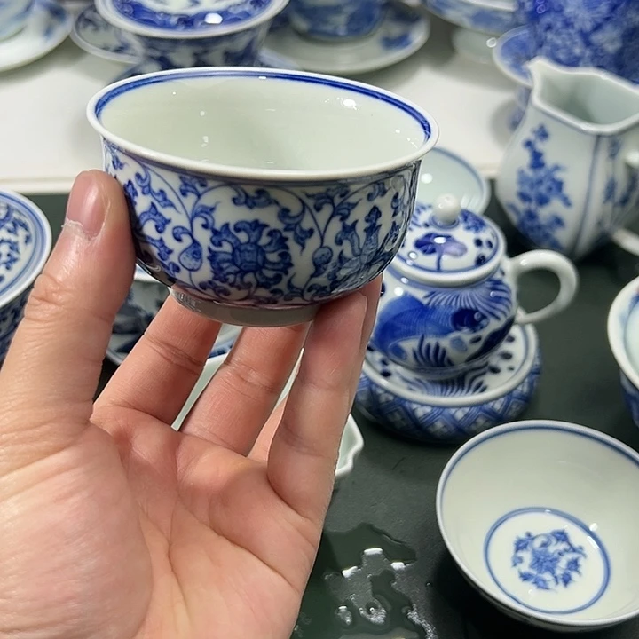 微瑕柴窑点工缠枝花卉炉式杯