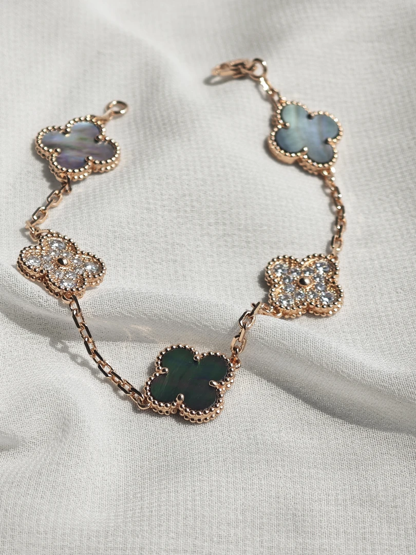 【CHERISH】18k  灰贝隔钻五花手链