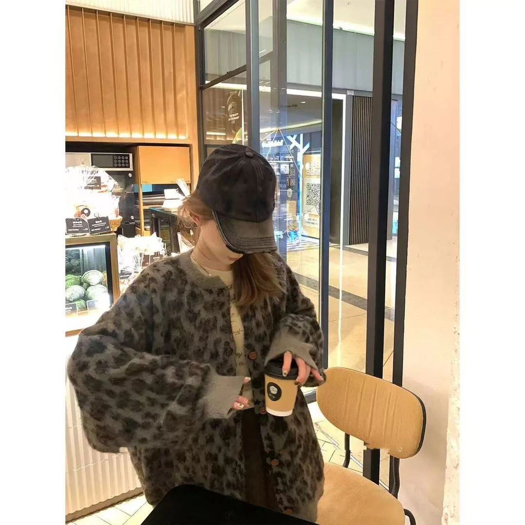 徐秋阳  豹纹小姐  百搭时尚休闲设计感显瘦显白毛衣392-1#