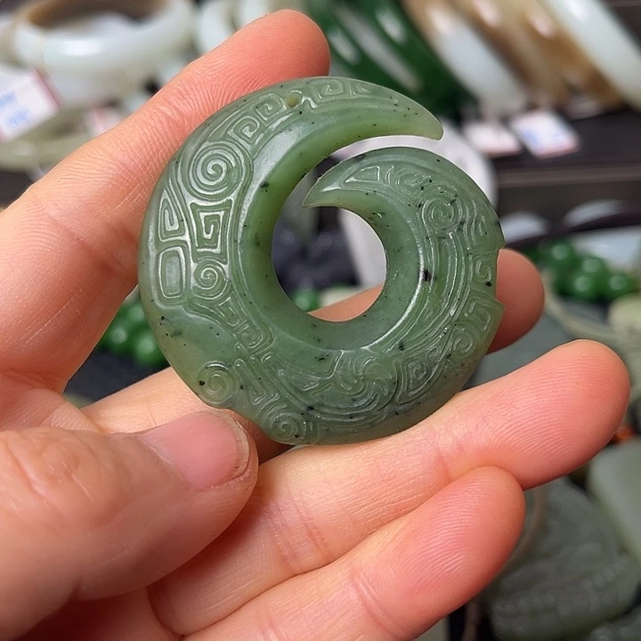 和田玉（糖玉）未镶嵌颈饰