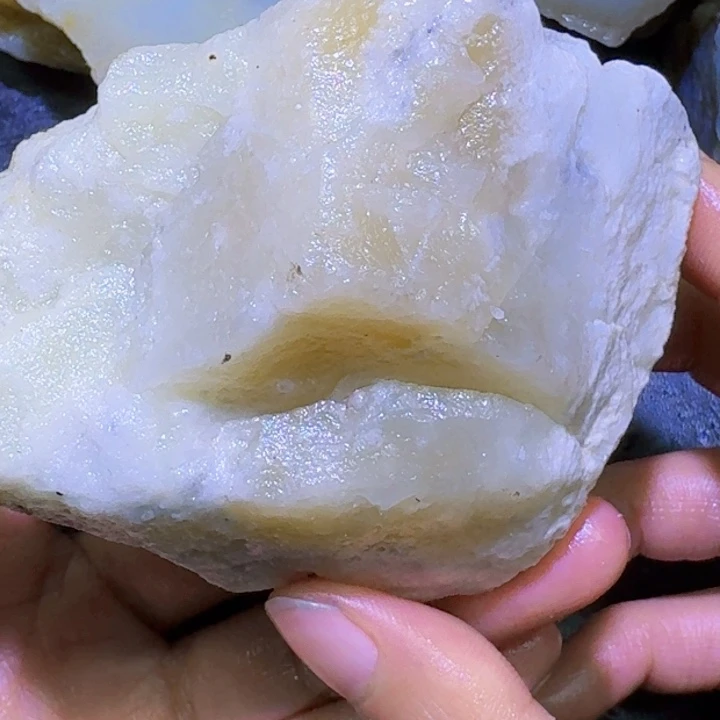 和田玉未镶嵌珠宝半成品