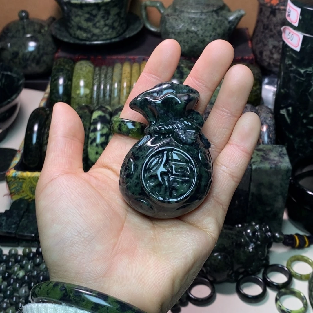 蛇纹石玉未镶嵌项链