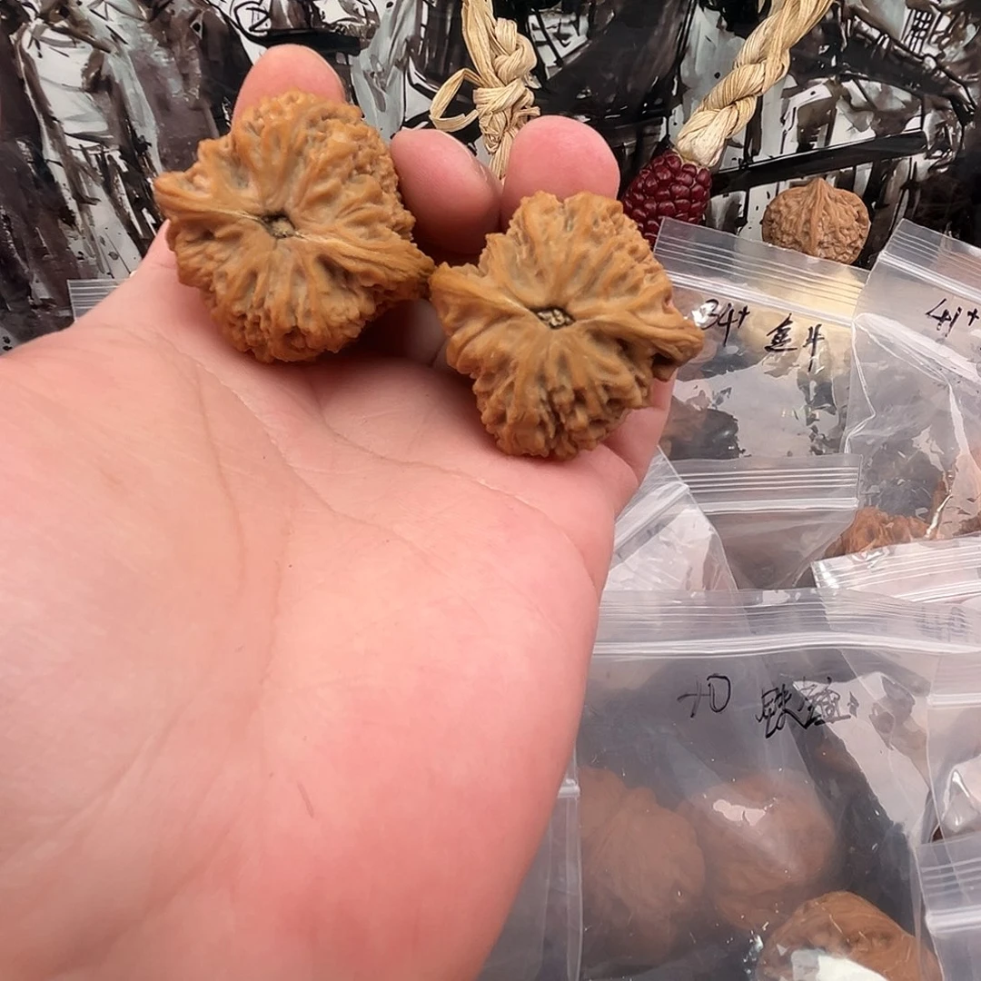 今***宵文玩核桃把件南疆石42尺