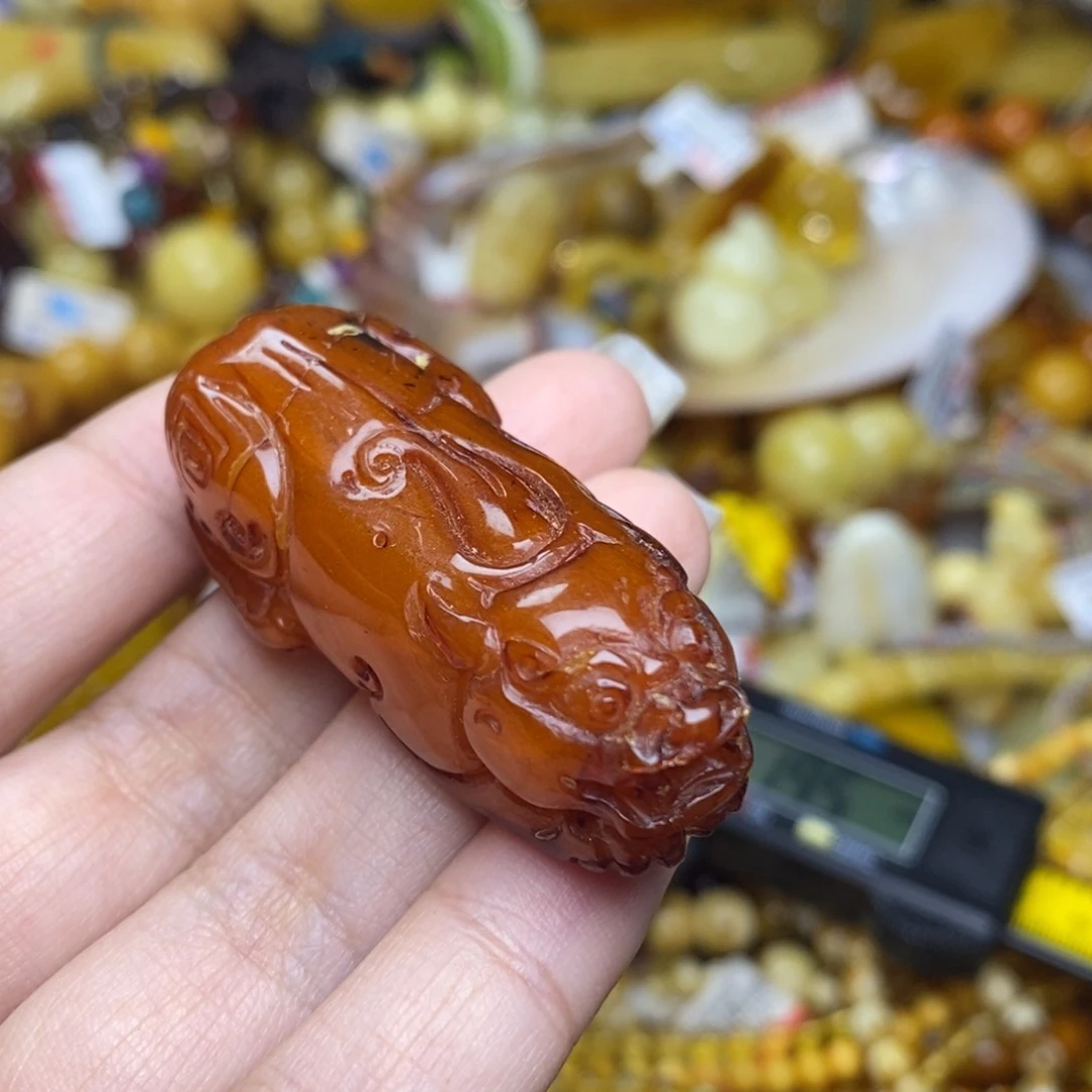 未镶嵌琥珀珠宝奇石