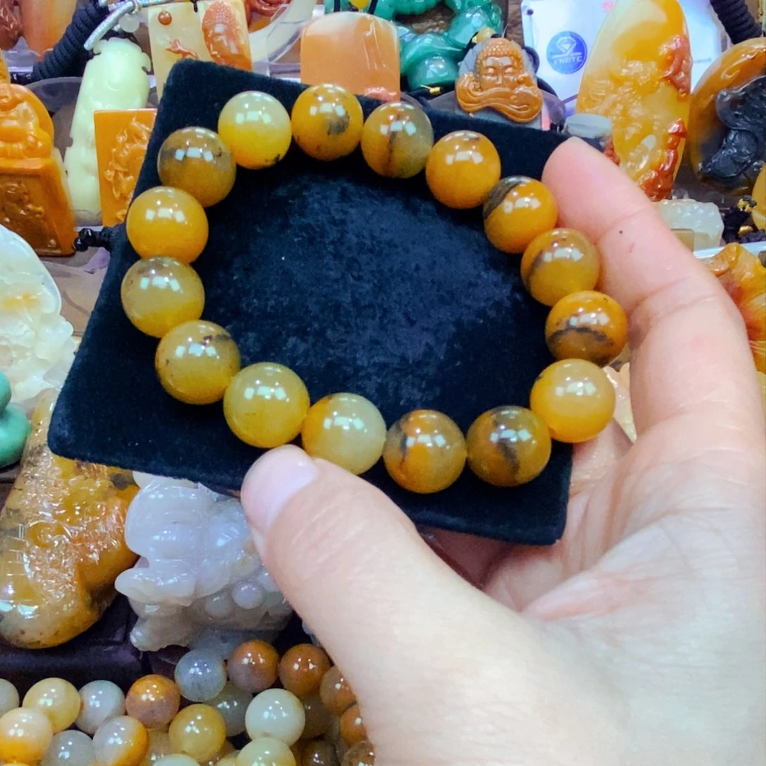 未镶嵌石英质玉（黄龙玉）颈饰