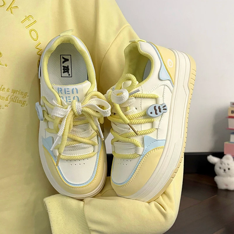 人本女鞋新款2025秋季百搭爆款小白鞋高颜值校园小众厚底低帮板鞋