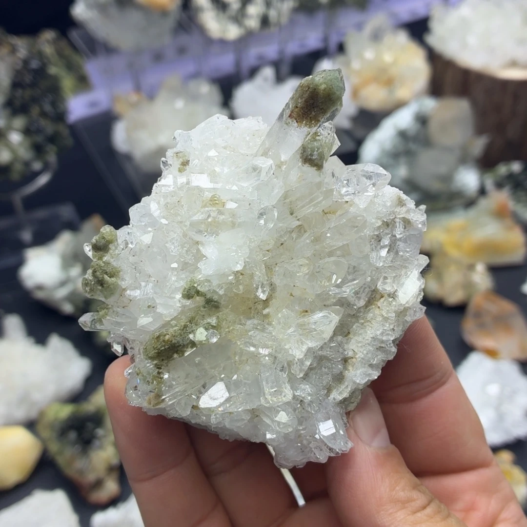 石材白水绿幽晶簇