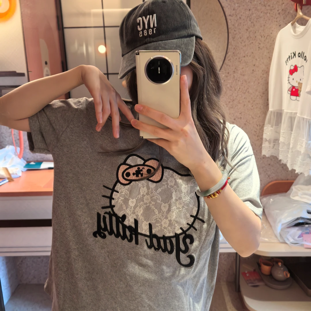 25韩代 设计师新款 卡通蕾丝刺绣KT气质减龄百搭T恤上衣