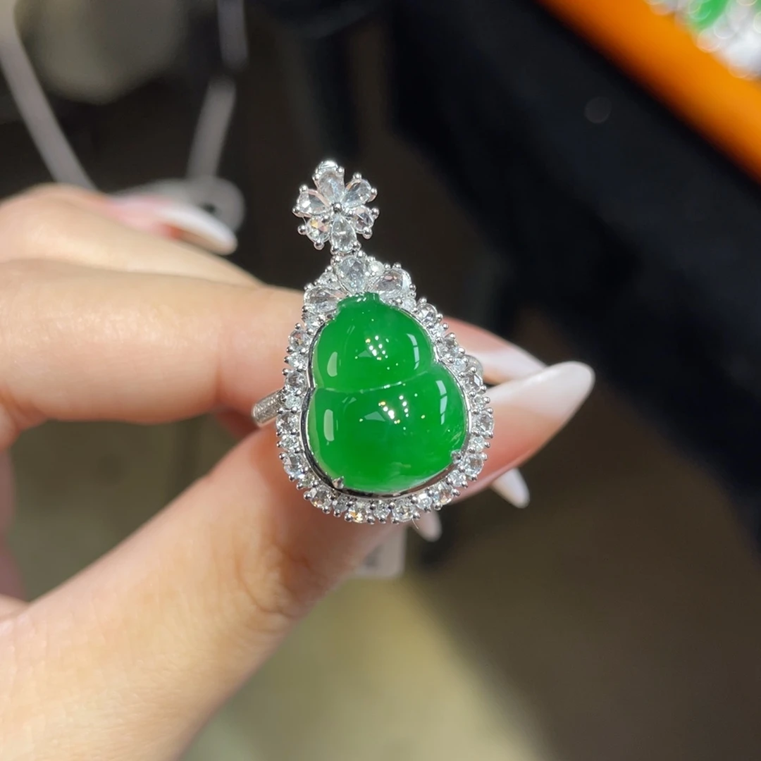 翡翠18K金镶嵌颈饰天然缅甸翡翠a货