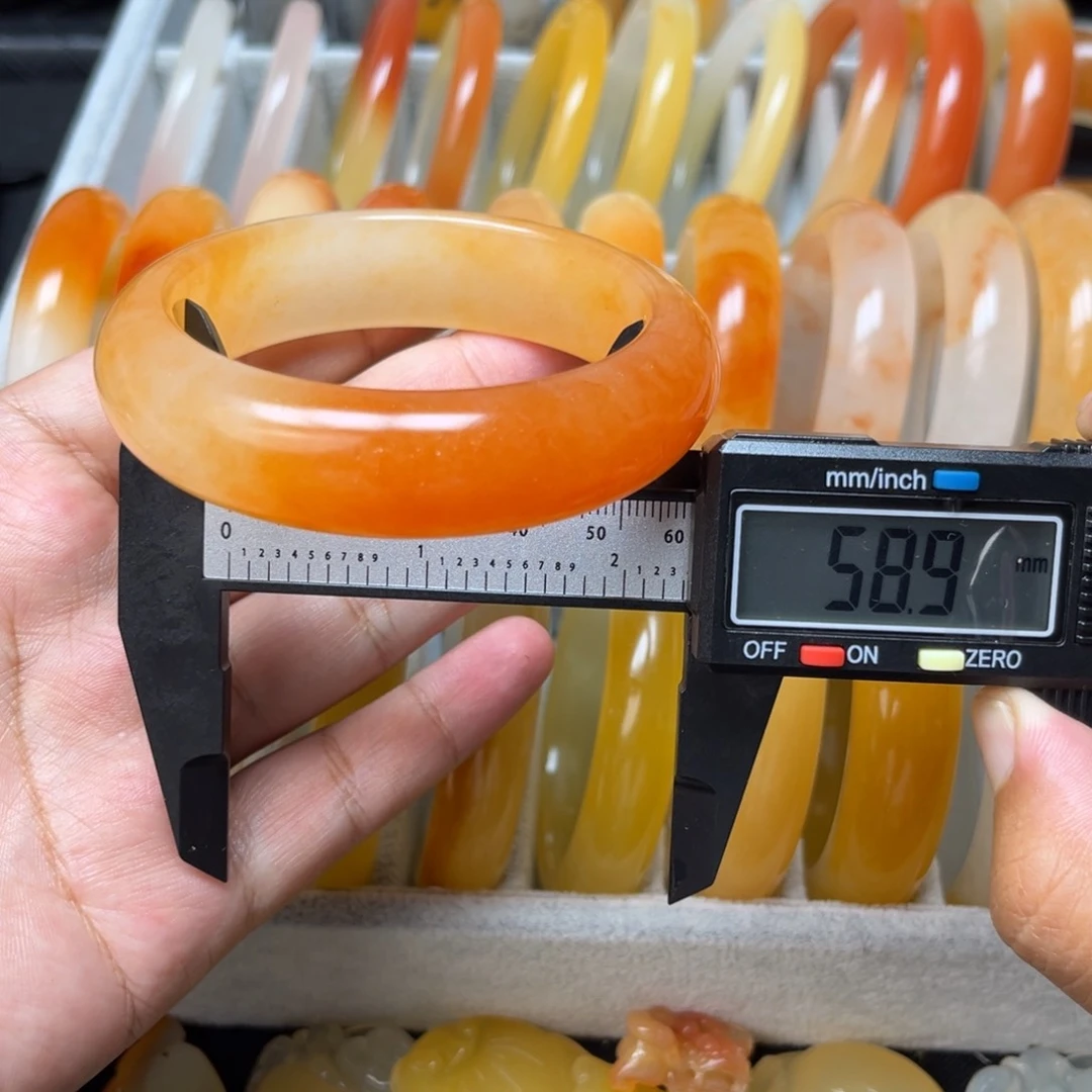 石英质玉（黄龙玉）未镶嵌手镯