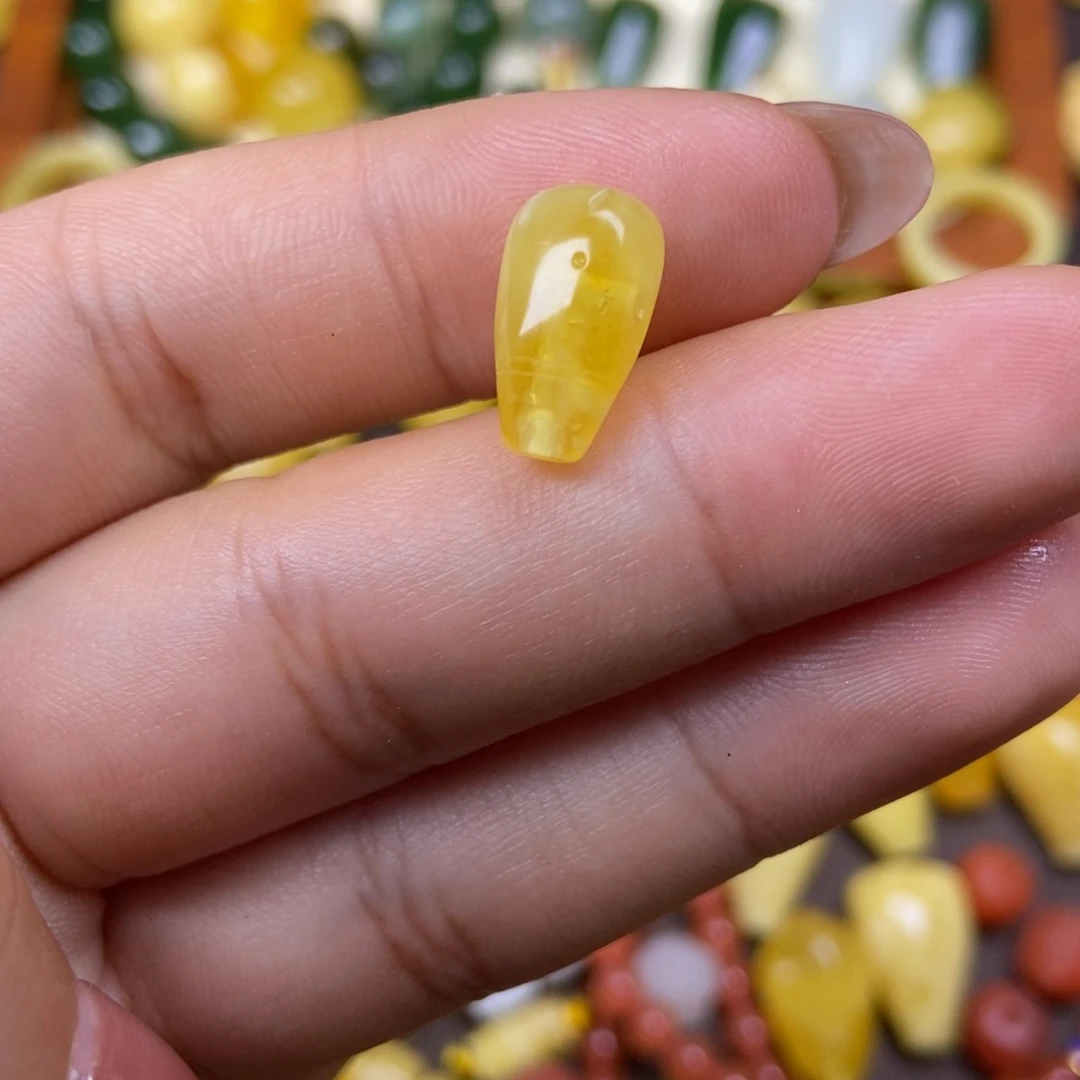 未镶嵌琥珀手链卡7瑕疵