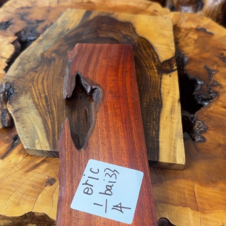 大叶紫檀（黑酸枝木类）