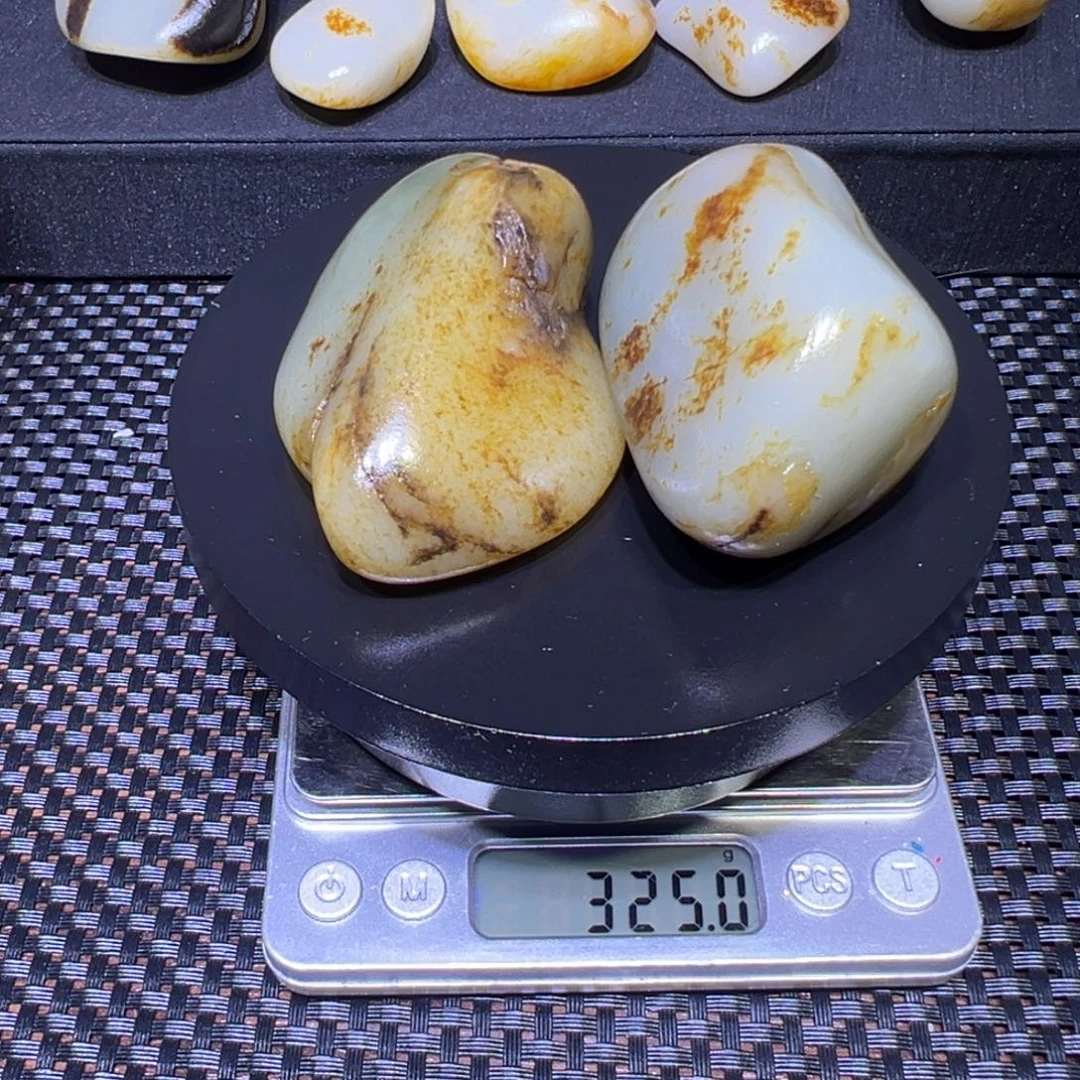 和田玉（子料）未镶嵌吊坠(不含链)325克
