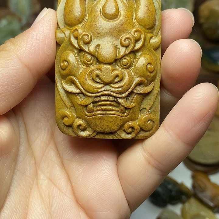 学***涯岫岩河磨玉（透闪石质玉）未镶嵌颈饰