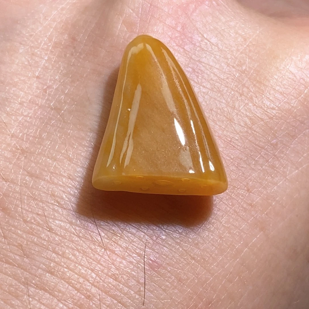 颈饰未镶嵌翡翠冰黄