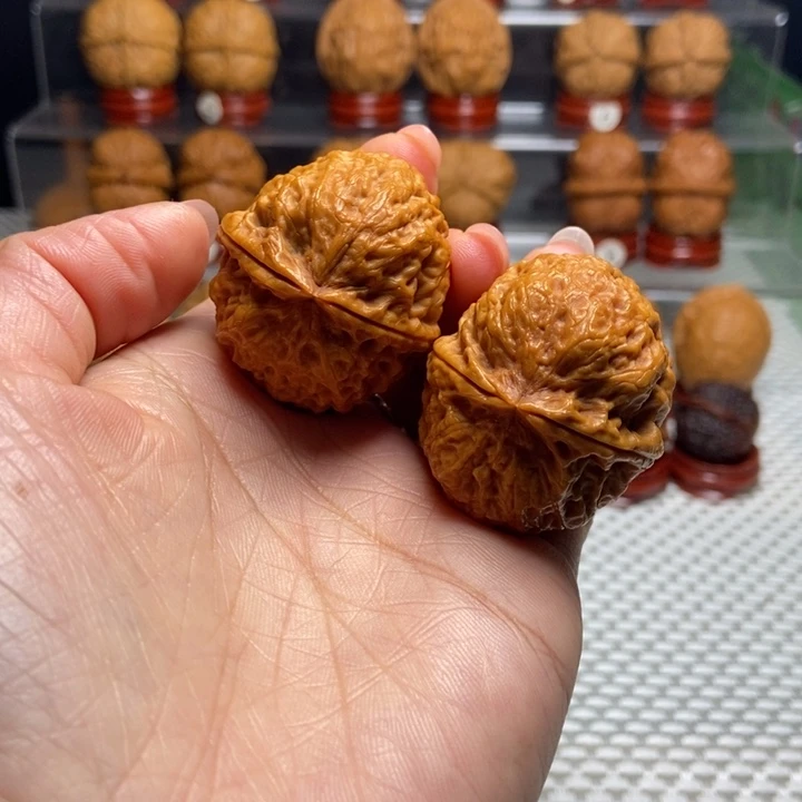 文玩核桃把件3云鼎绣球