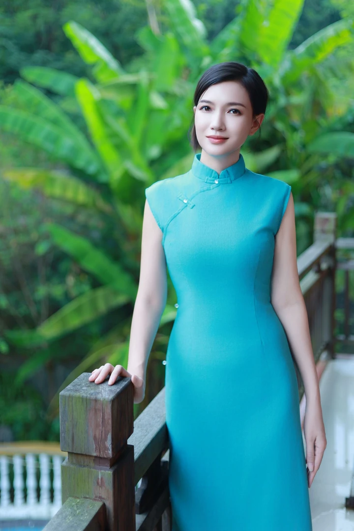 （碧绾涧）惊春长款无袖旗袍中式绿色显白连衣裙国风修身优雅长裙