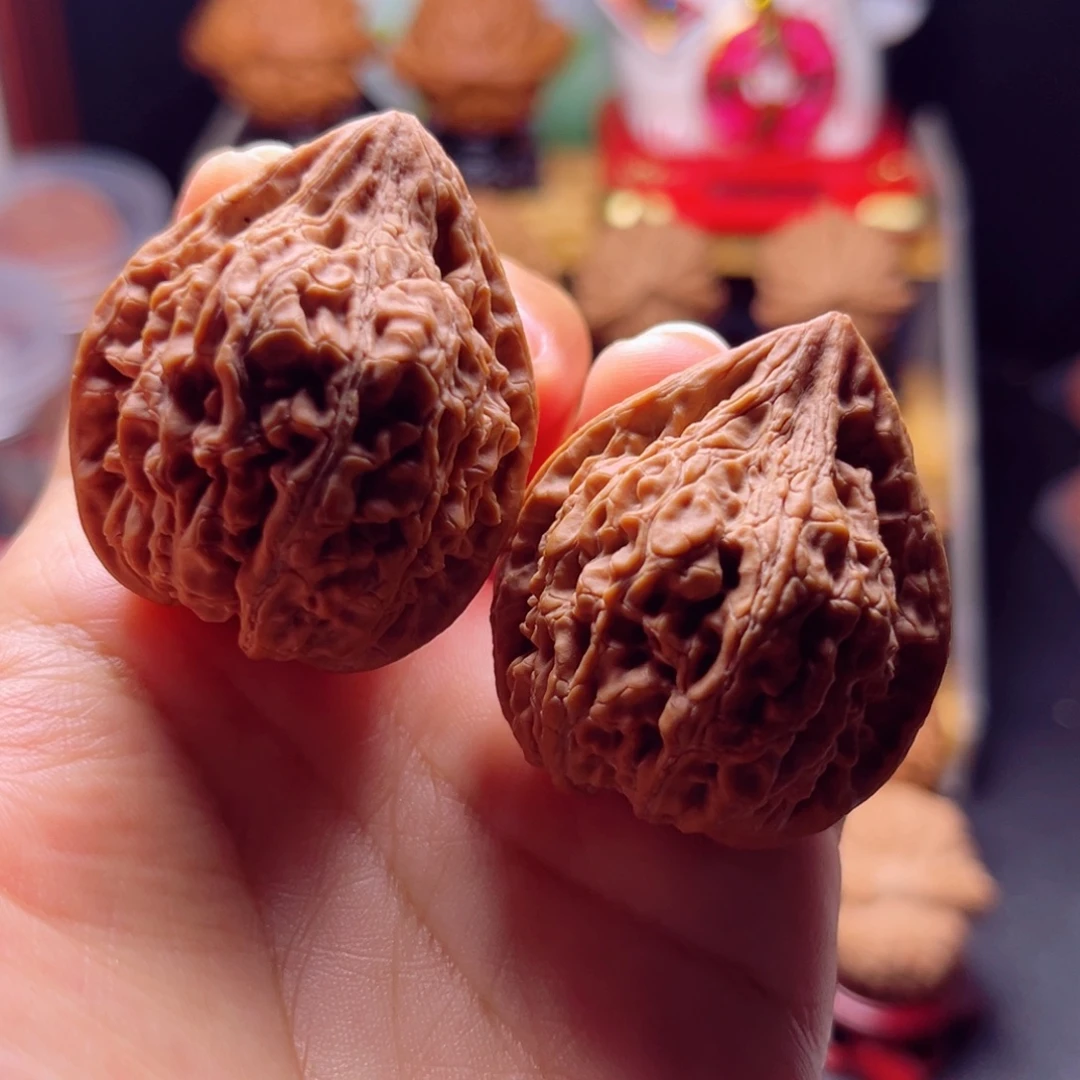 大叶紫檀（黑酸枝木类）全品坐佛货头